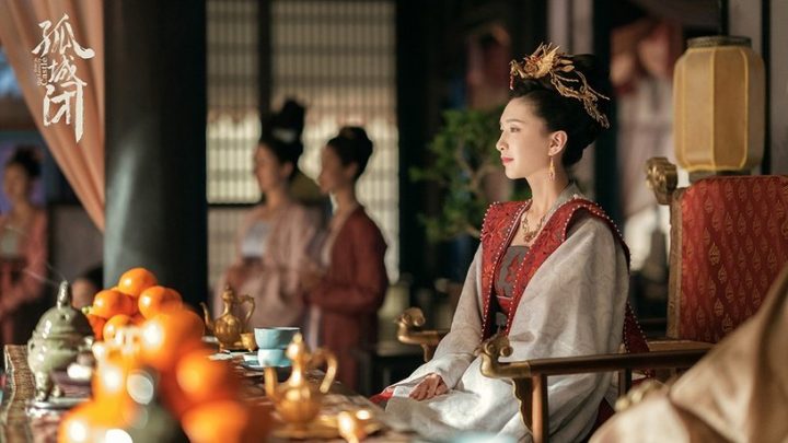 古装剧9位女星演“皇后”！秦岚端庄优雅，吴谨言被批渣女，她竟被称“一代丑后”-2