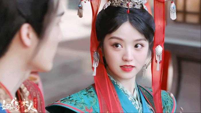 2022古装剧9位女星“新娘造型”！《说英雄》杨超越甜美，《恰似故人归》迪丽热巴美艳-23