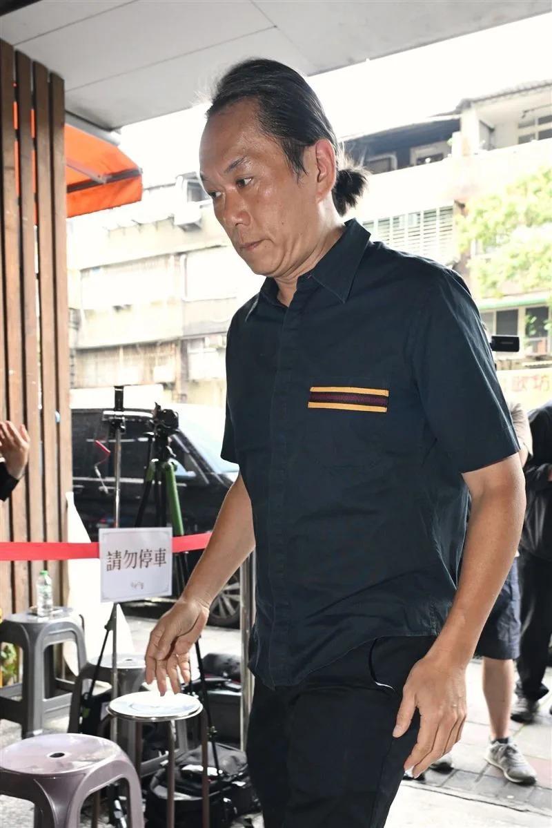 曾宝仪和初恋一起怀念过去，19年同住却没结婚没孩子，男友已经白发满头