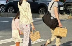 陈冠希晒幸福家庭照，一家三口北海道游，7岁女儿超萌像小模特缩略图